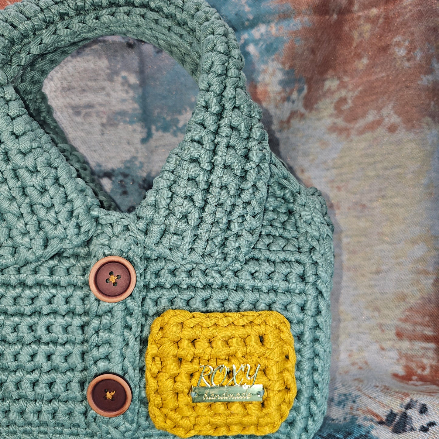 SHIRT CHIC handmade crochet bag