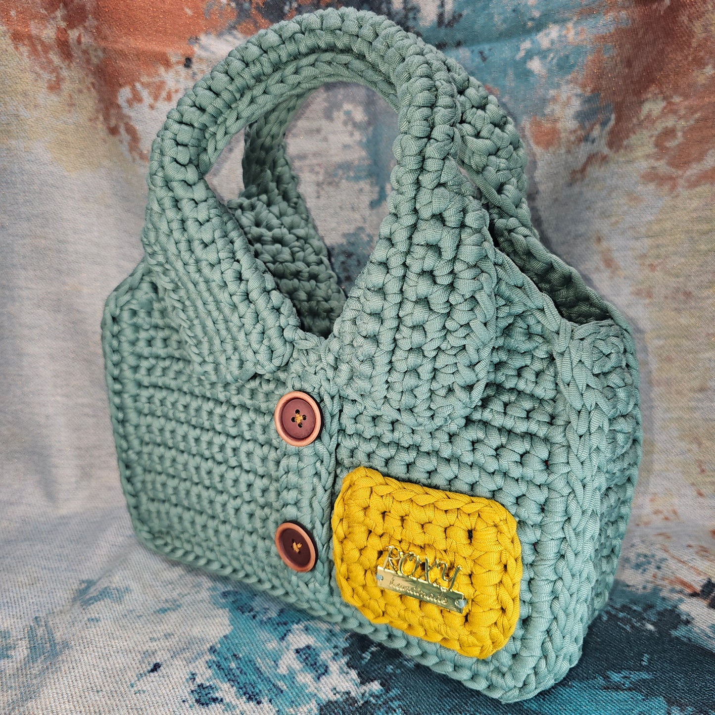 SHIRT CHIC handmade crochet bag