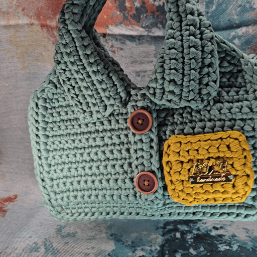 SHIRT CHIC handmade crochet bag