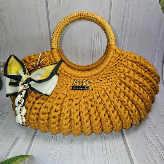 GOLDEN MUSE handmade crochet bag