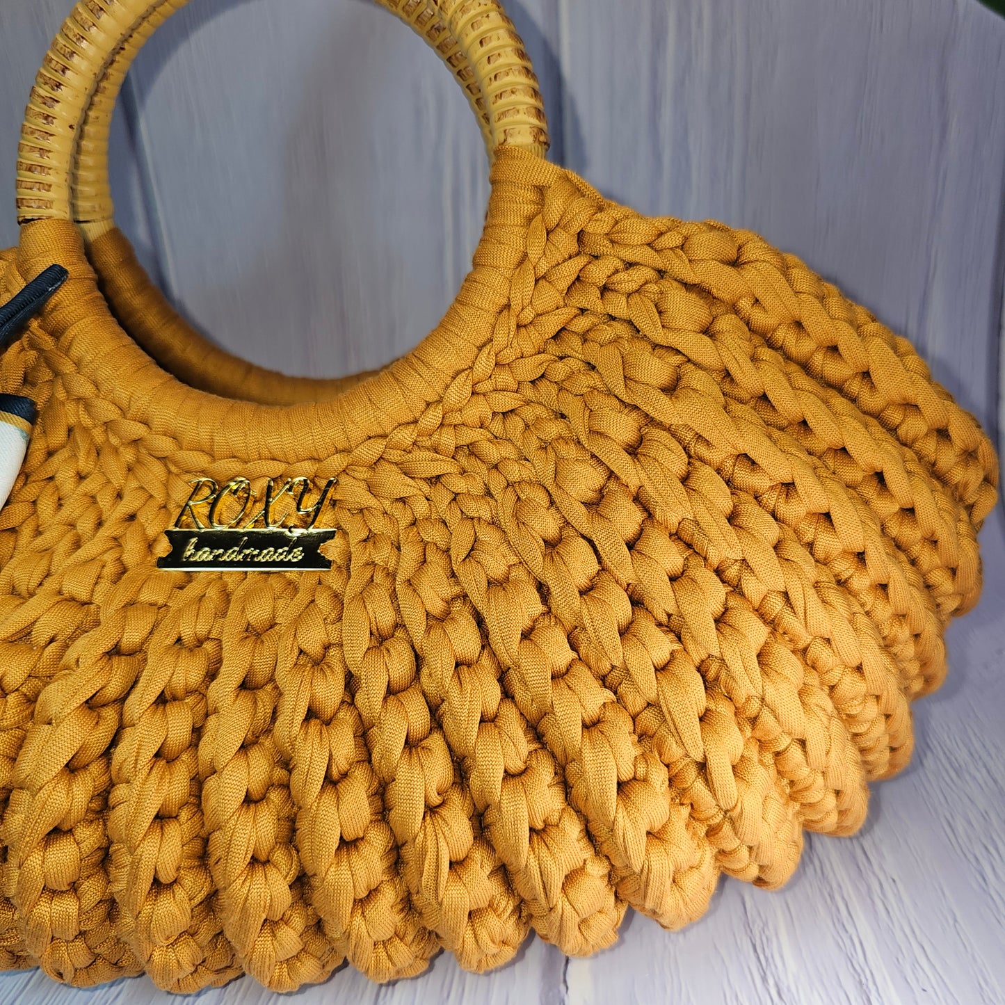 GOLDEN MUSE handmade crochet bag